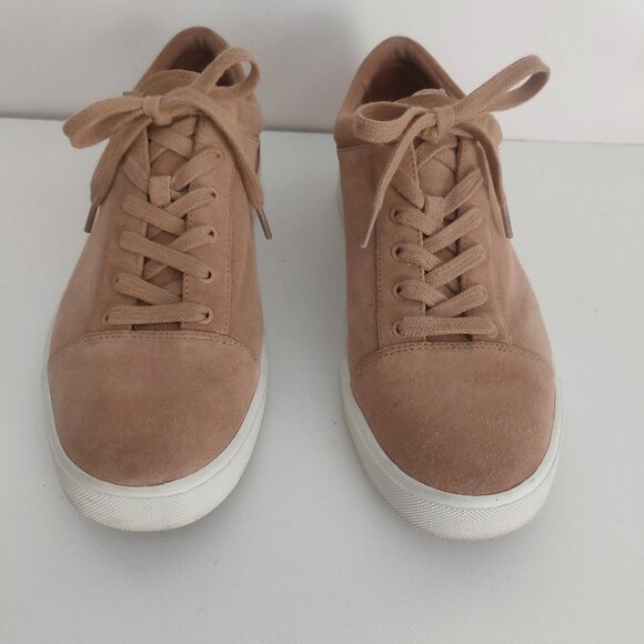 VINCE Sneakers Tan Size 8 Suede Lowtop Minimalist Lace Up White Sole BELFORD EUC - Picture 3 of 13